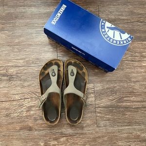 Birkenstock women’s Gizeh regular fit, size 40